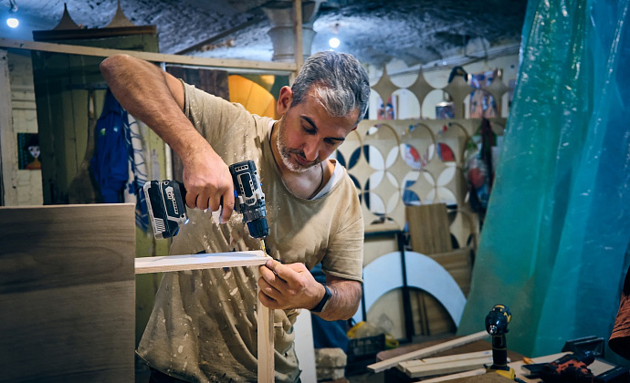 Сборщик пробковых изделий